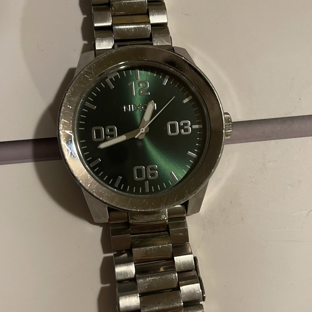 Nixon watch beautiful in great condition, I love i